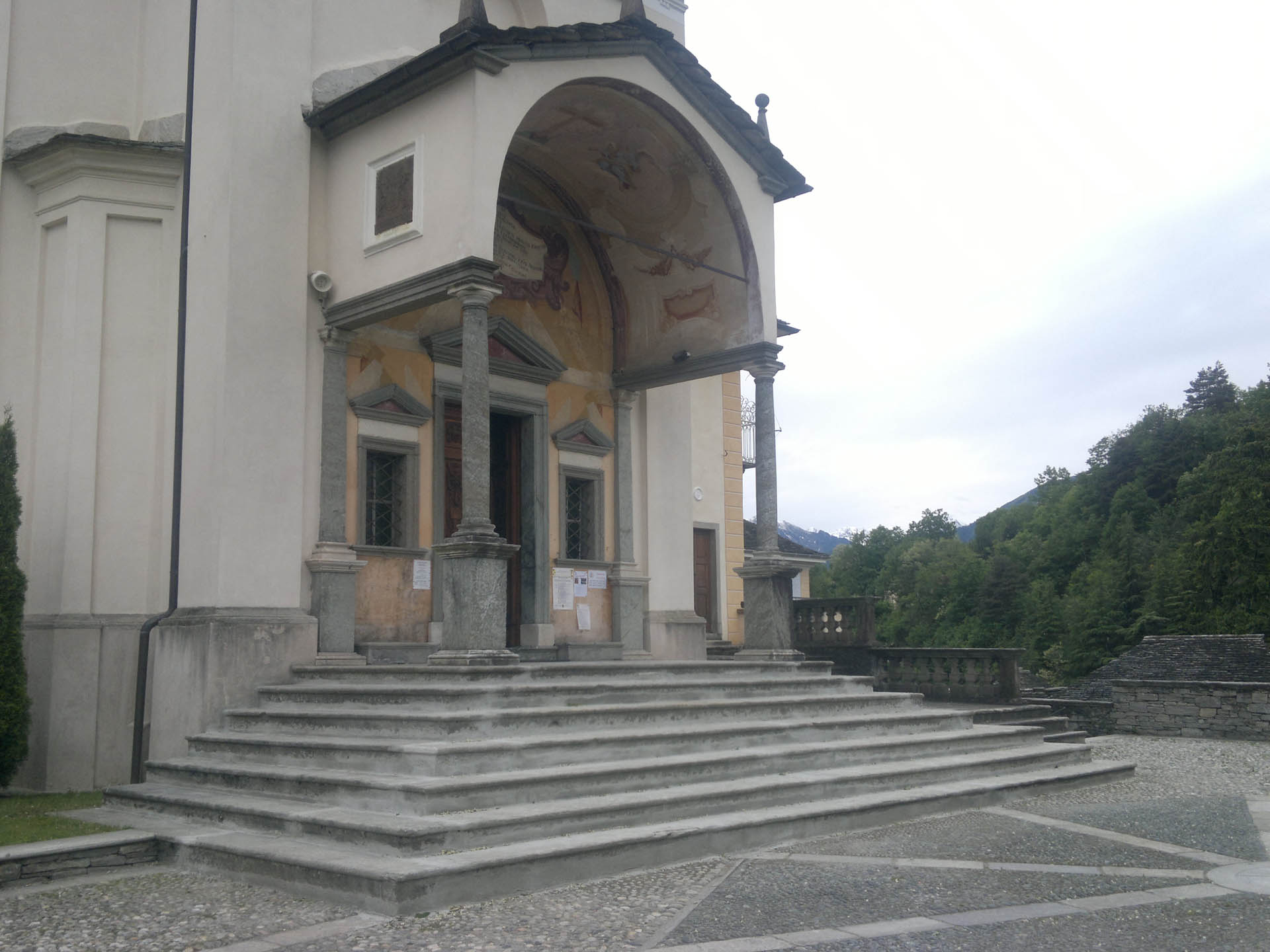 https://www.boschigrugni.it/caricamenti/2022/03/Sacro-Monte-Calvario-di-Domodossola-2013-05-31-1779-fase2_boschi-grugni.jpg