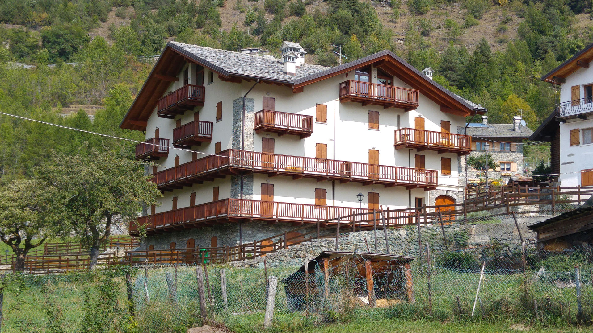 https://www.boschigrugni.it/caricamenti/2022/05/antey-143112_boschi-grugni.jpg